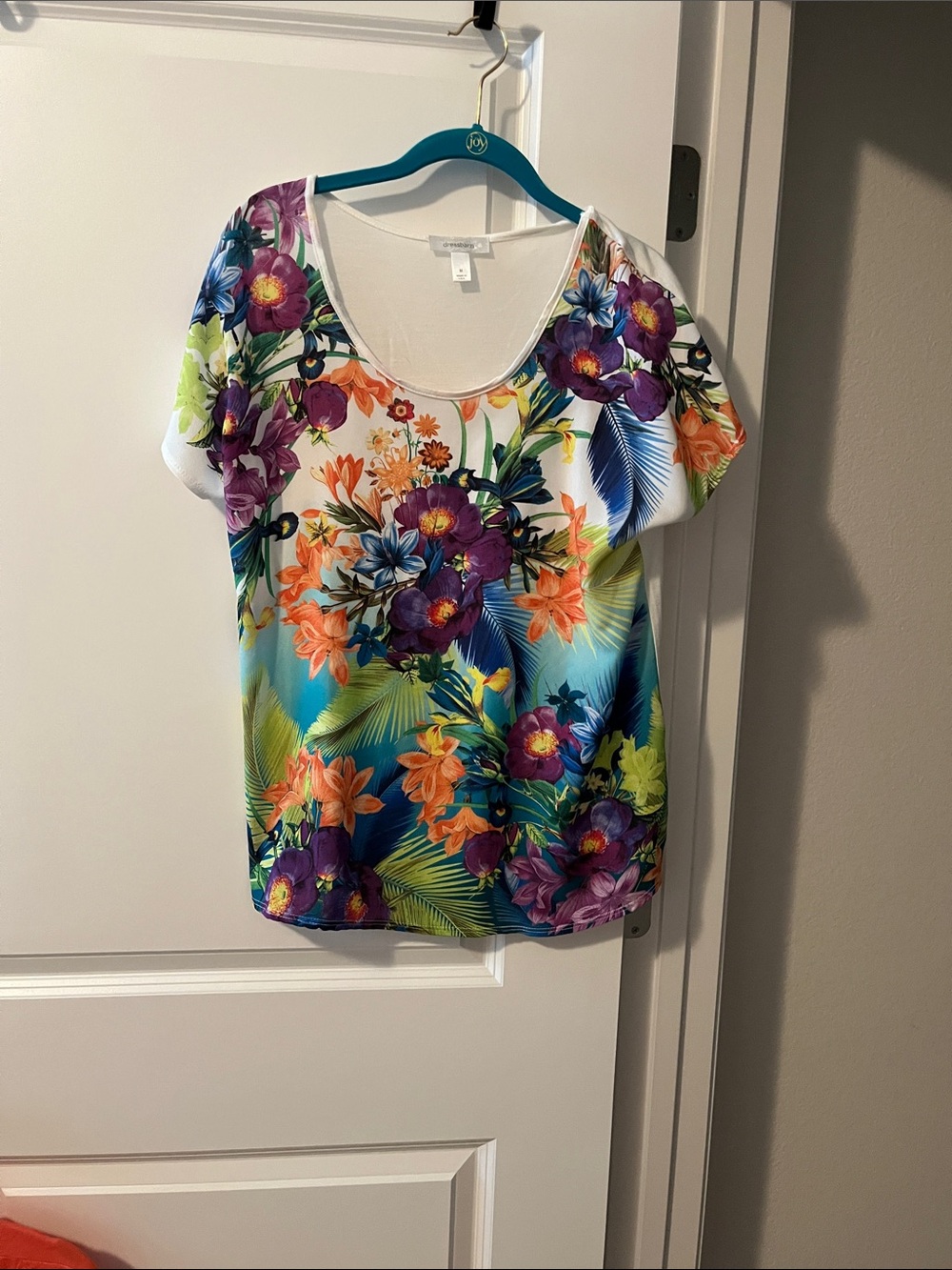 Dress Barn White Tropical Floral Scoop Neck Top